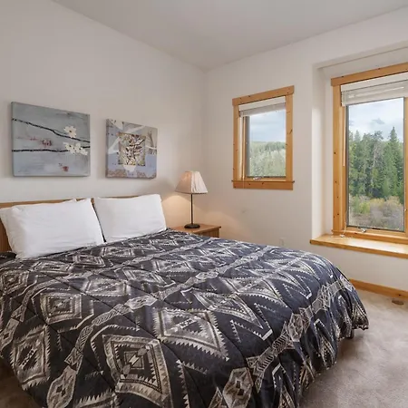 102 Willows Way Townhouse